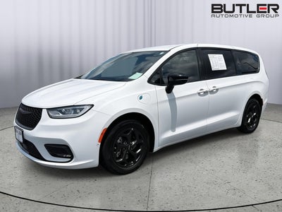 2024 Chrysler Pacifica Hybrid S Appearance Pkg