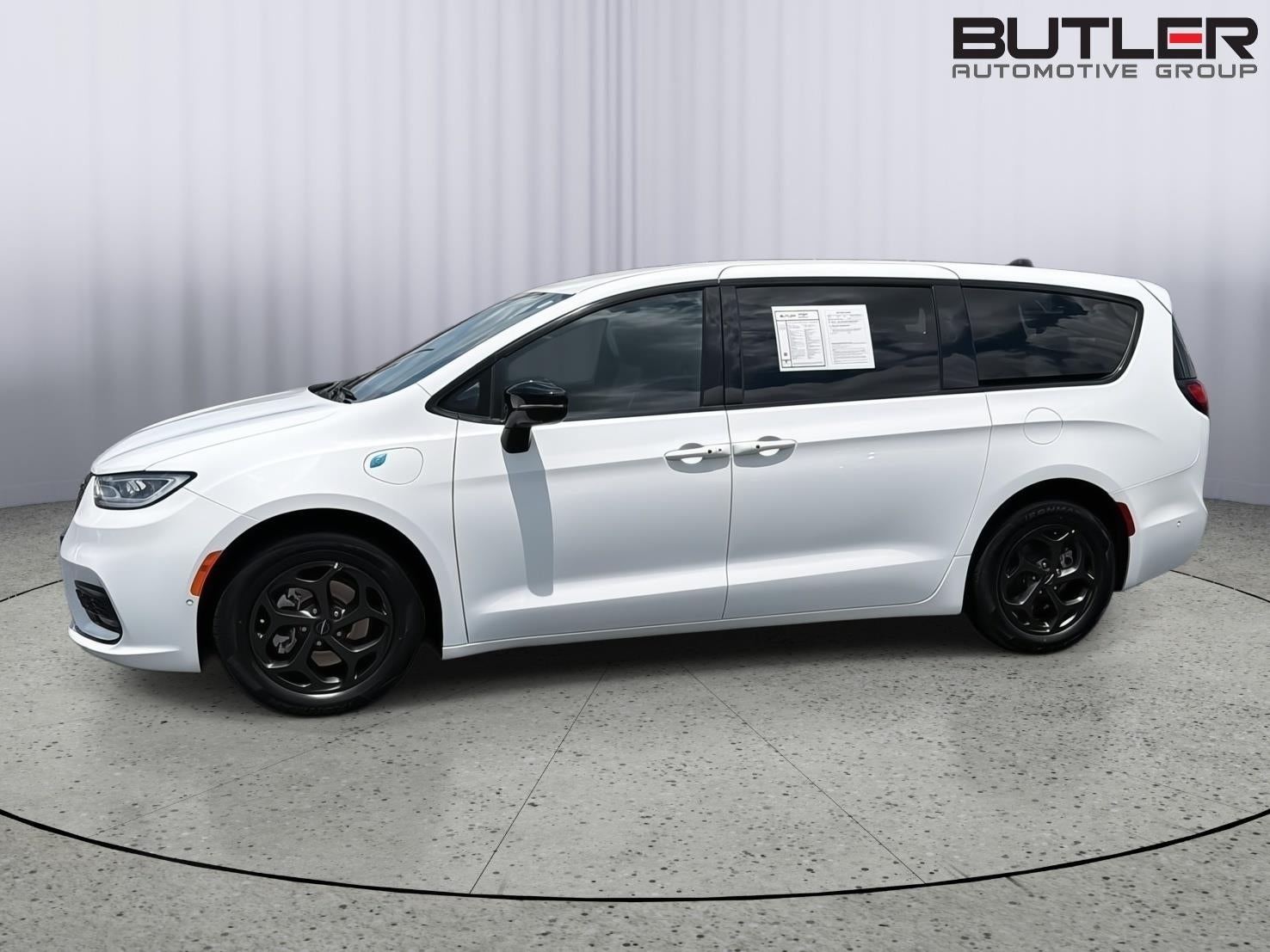 2024 Chrysler Pacifica Hybrid S Appearance Pkg