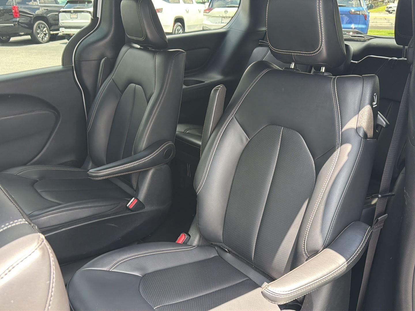 2024 Chrysler Pacifica Hybrid S Appearance Pkg