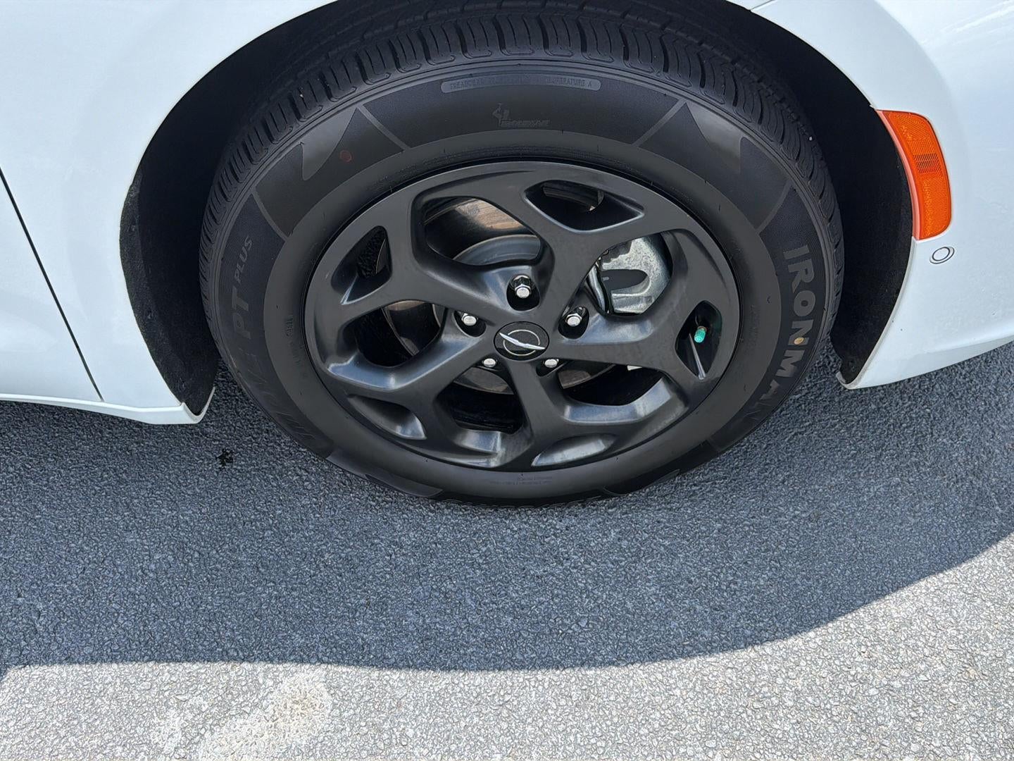 2024 Chrysler Pacifica Hybrid S Appearance Pkg