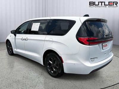 2024 Chrysler Pacifica Hybrid S Appearance Pkg