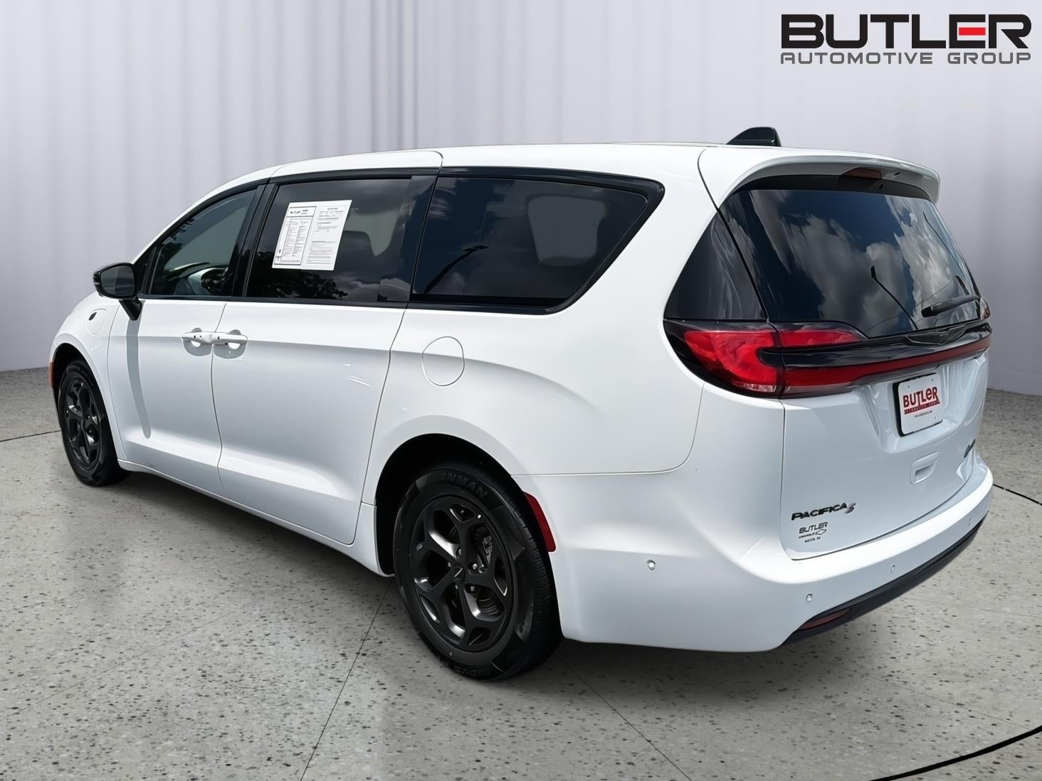 2024 Chrysler Pacifica Hybrid S Appearance Pkg