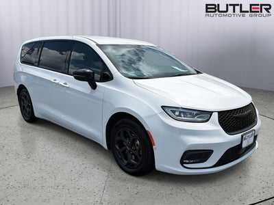2024 Chrysler Pacifica Hybrid S Appearance Pkg