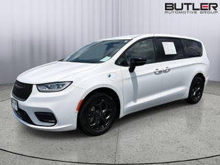 2024 Chrysler Pacifica Hybrid S Appearance Pkg