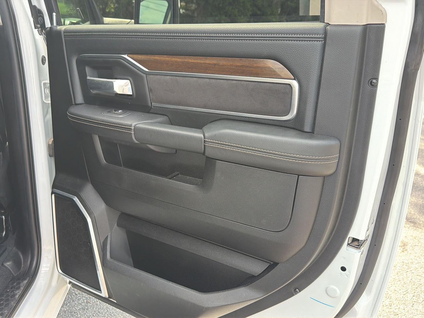 2024 RAM 2500 Laramie Crew Cab 4x4 6'4" Box