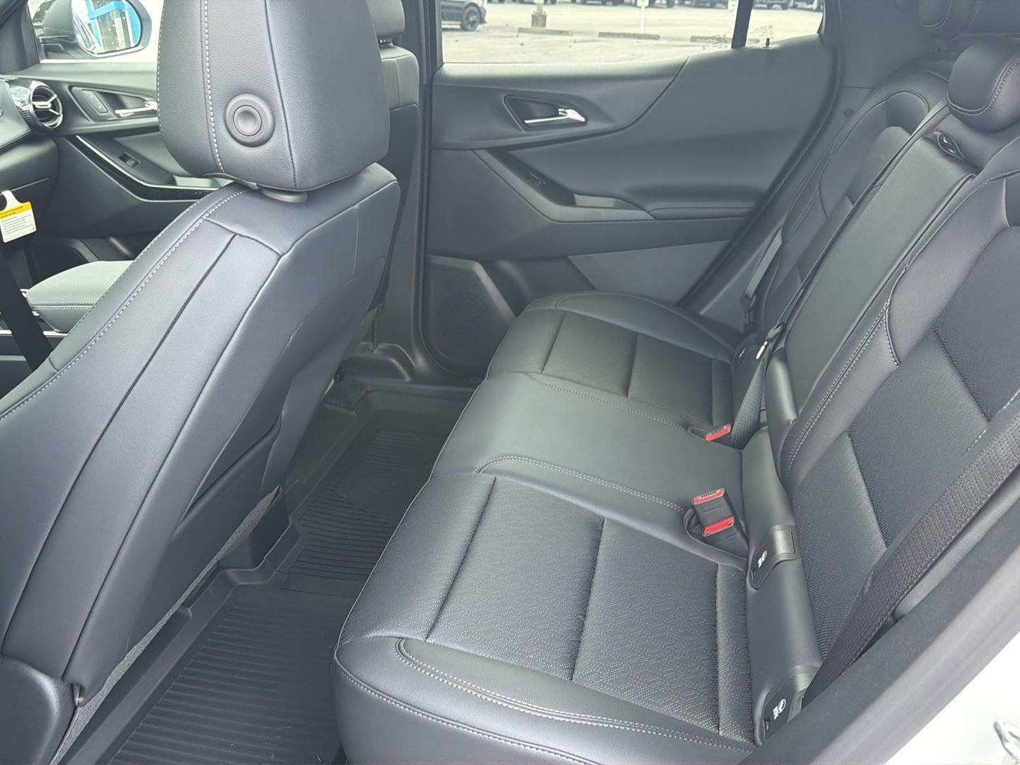 2027 Chevrolet Equinox LT - Photo 11