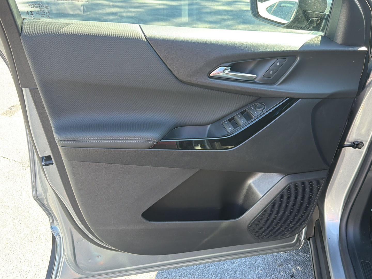 2027 Chevrolet Equinox LT - Photo 16