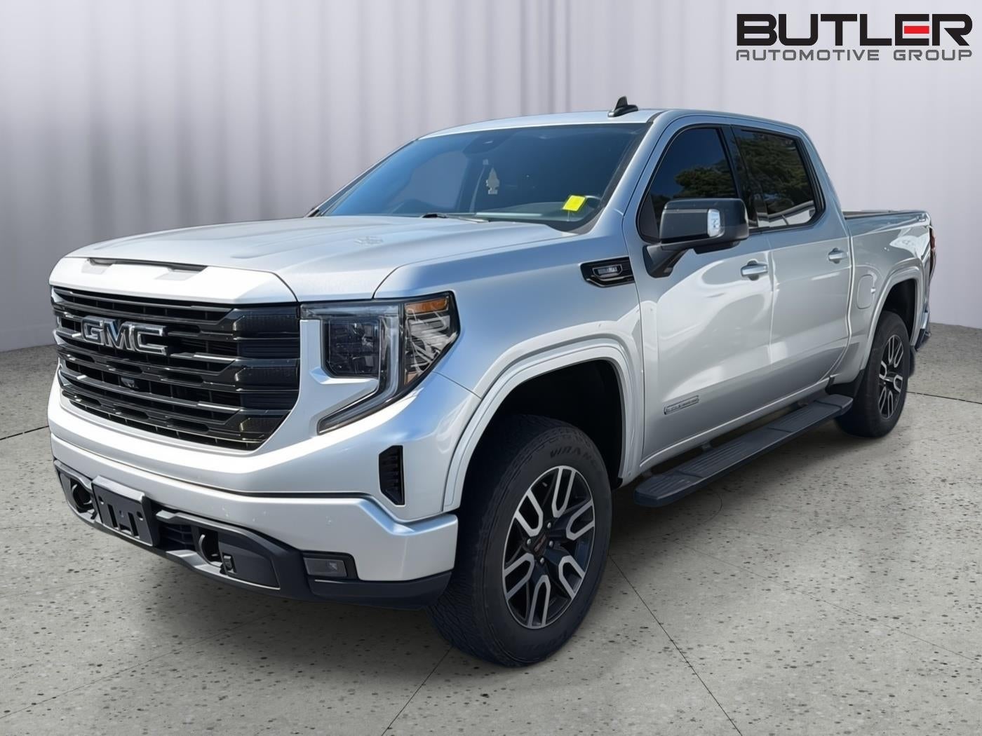 2022 GMC Sierra 4WD Crew Cab Short Box Elevation's photo