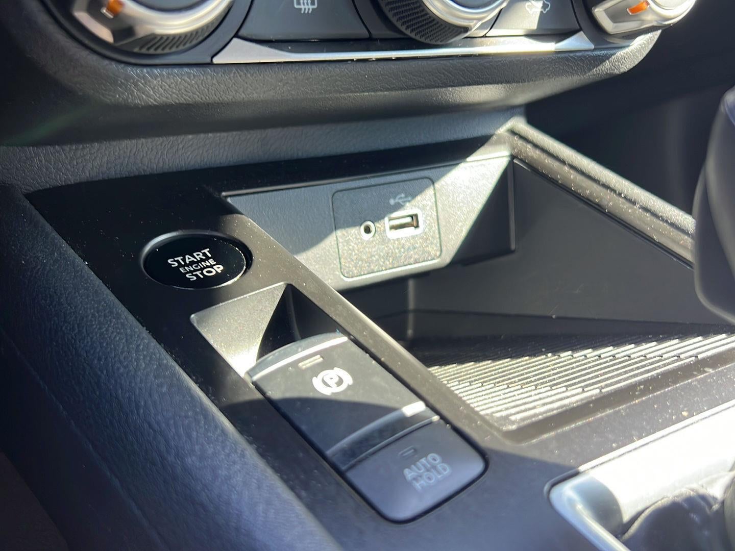 2025 Nissan Kicks S FWD