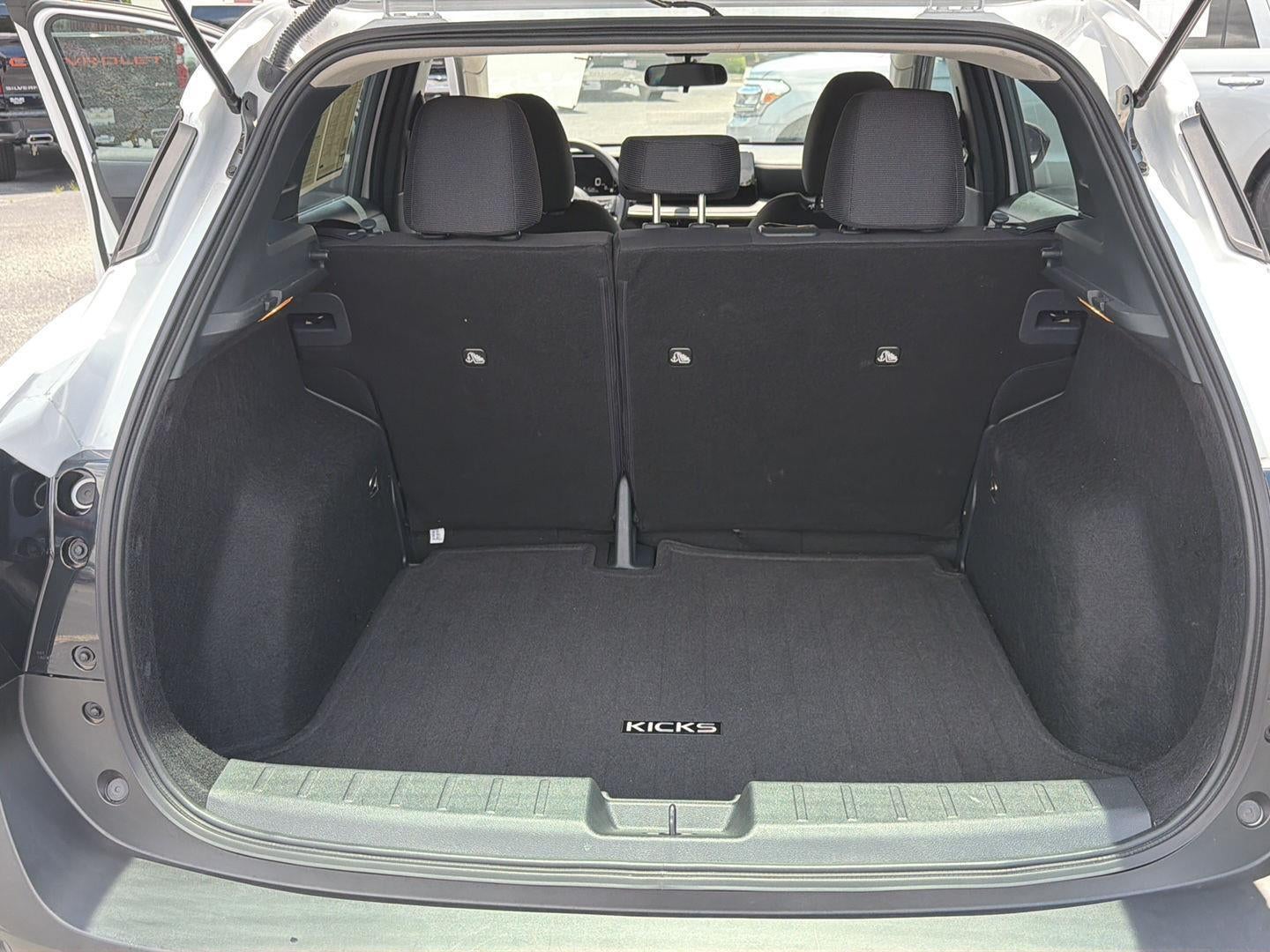 2025 Nissan Kicks S FWD