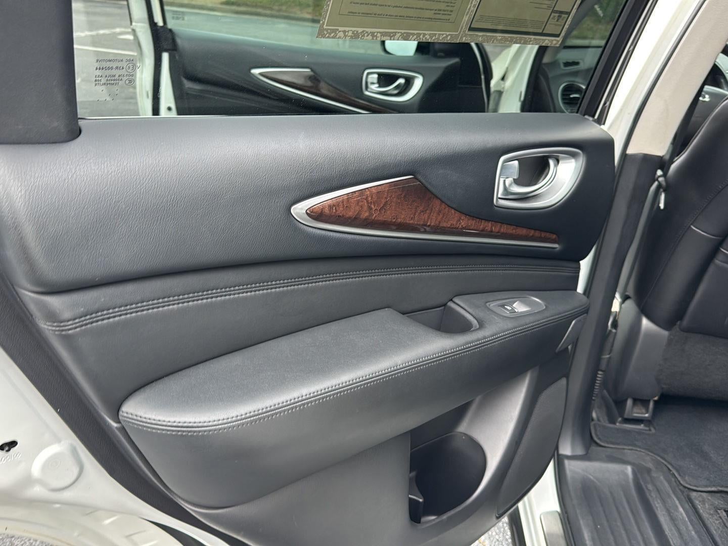 2015 INFINITI QX60 AWD 4dr