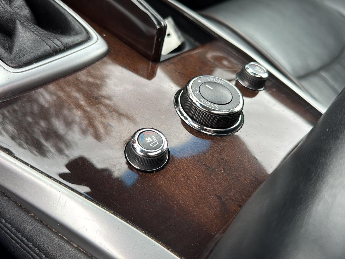 2015 INFINITI QX60 AWD 4dr