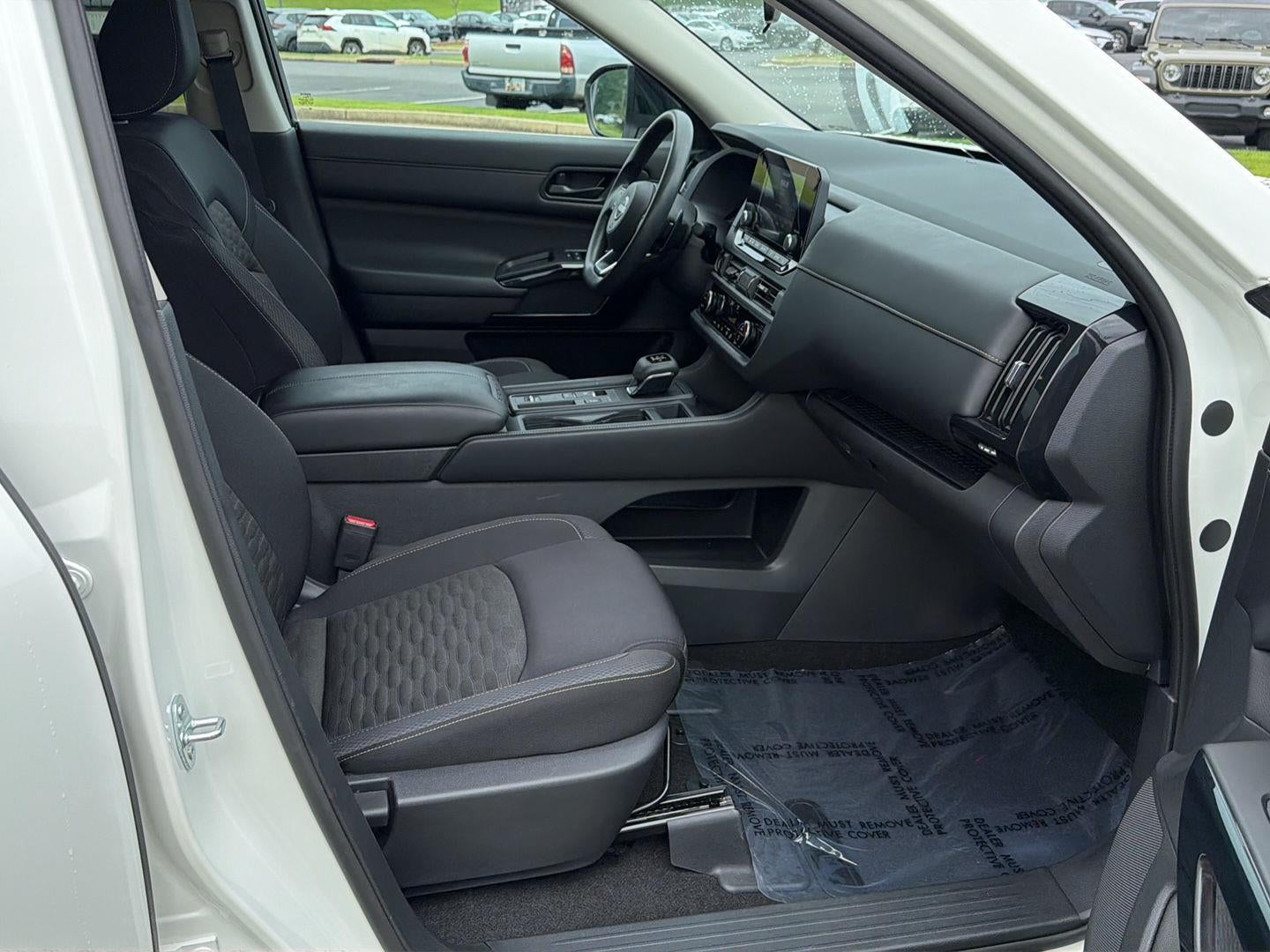 2024 Nissan Pathfinder S FWD