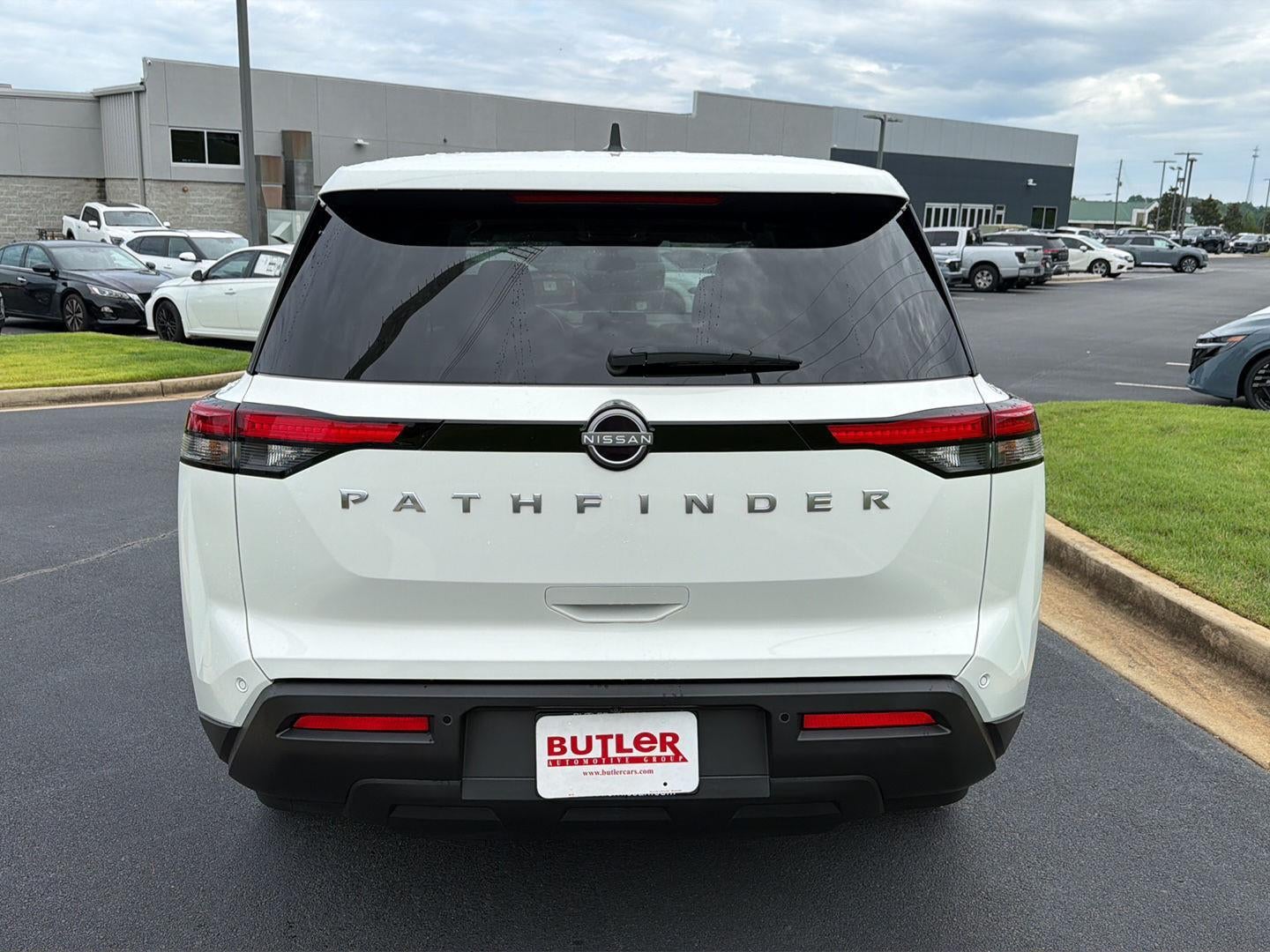 2024 Nissan Pathfinder S FWD