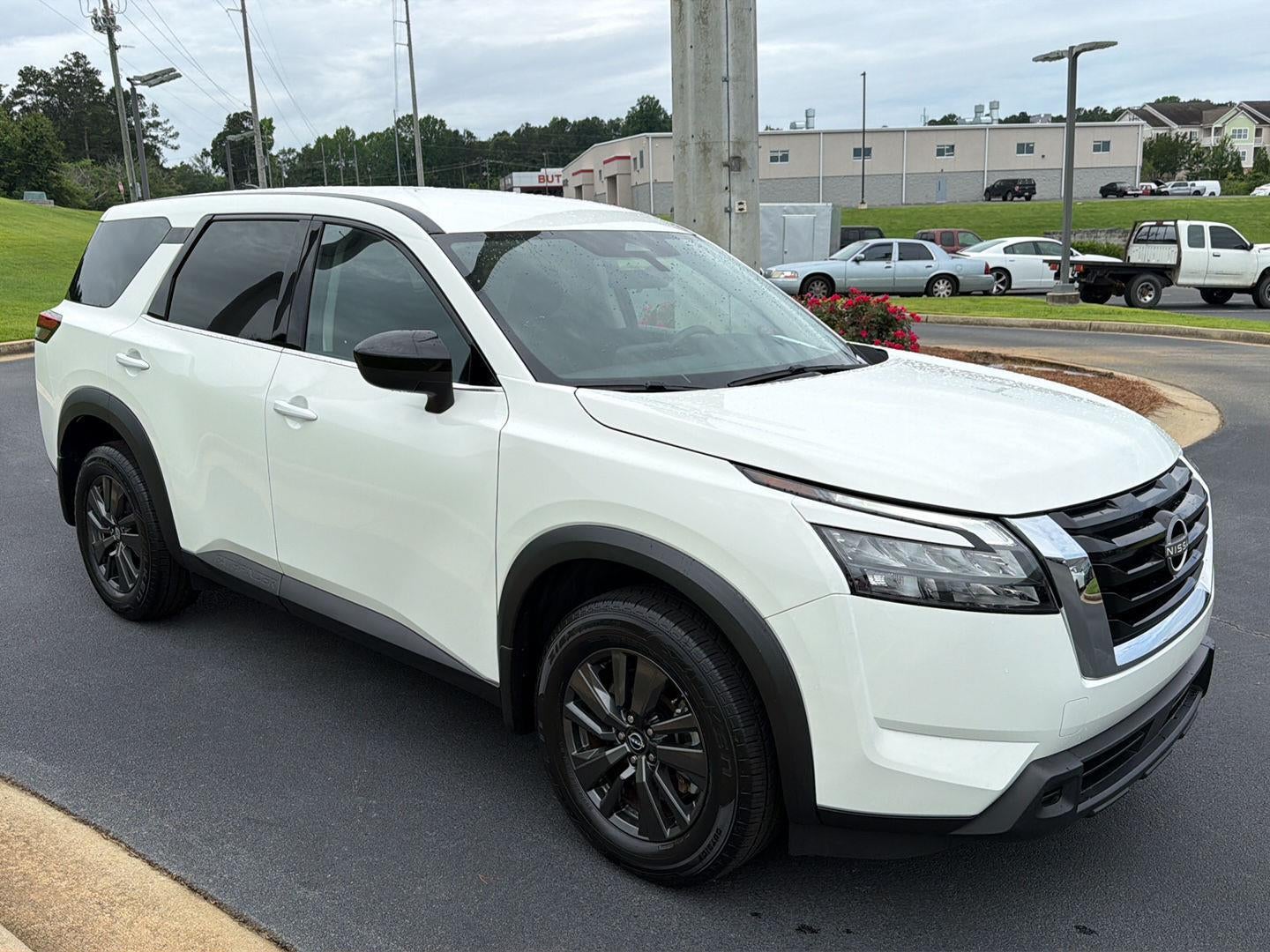 2024 Nissan Pathfinder S FWD