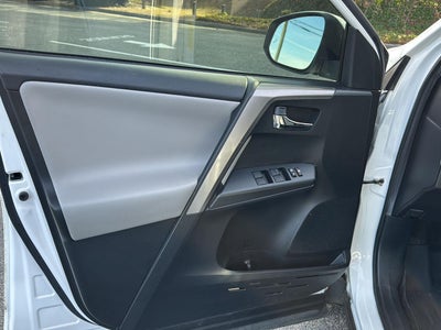 2018 Toyota RAV4 Hybrid XLE