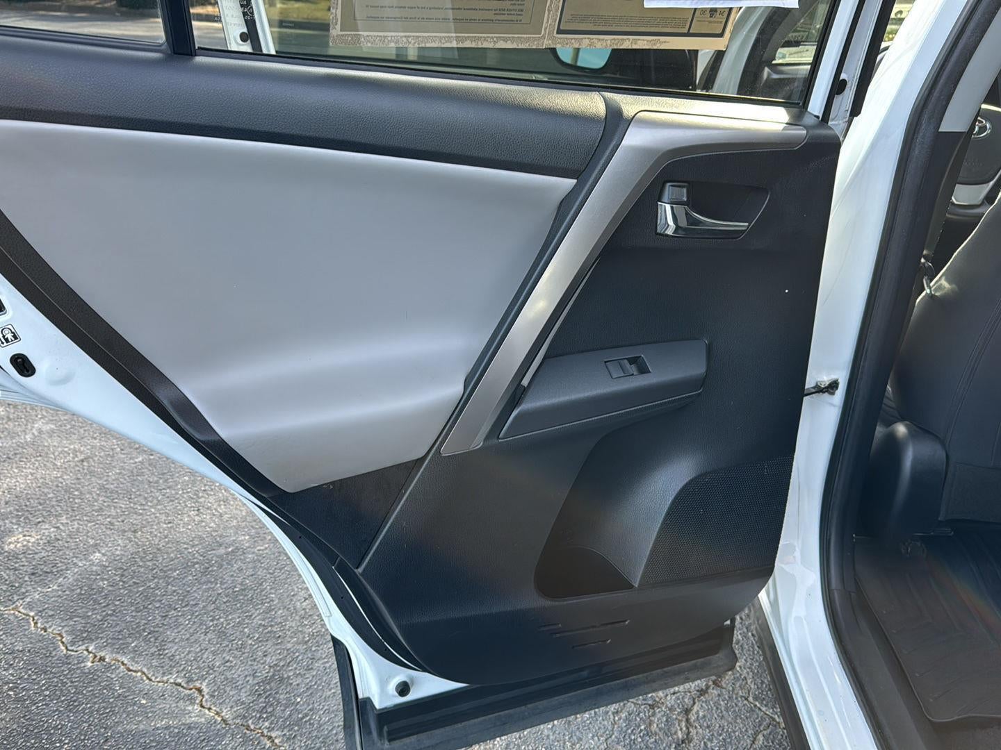 2018 Toyota RAV4 Hybrid XLE