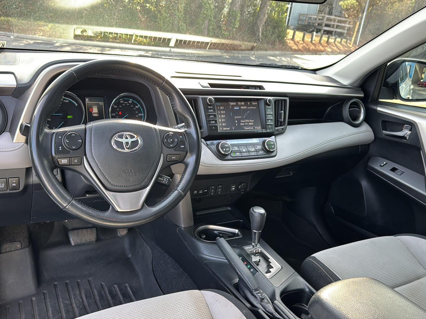 2018 Toyota RAV4 Hybrid XLE