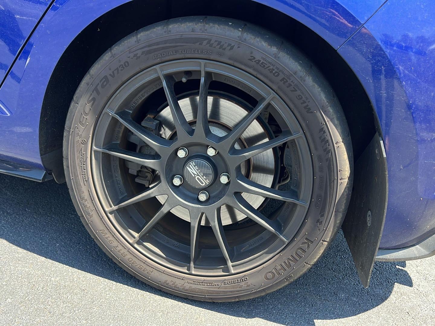 2019 Volkswagen Golf R 2.0T w/DCC & Navigation