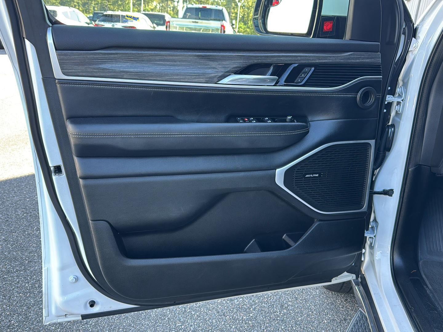 2022 Jeep Wagoneer Series III