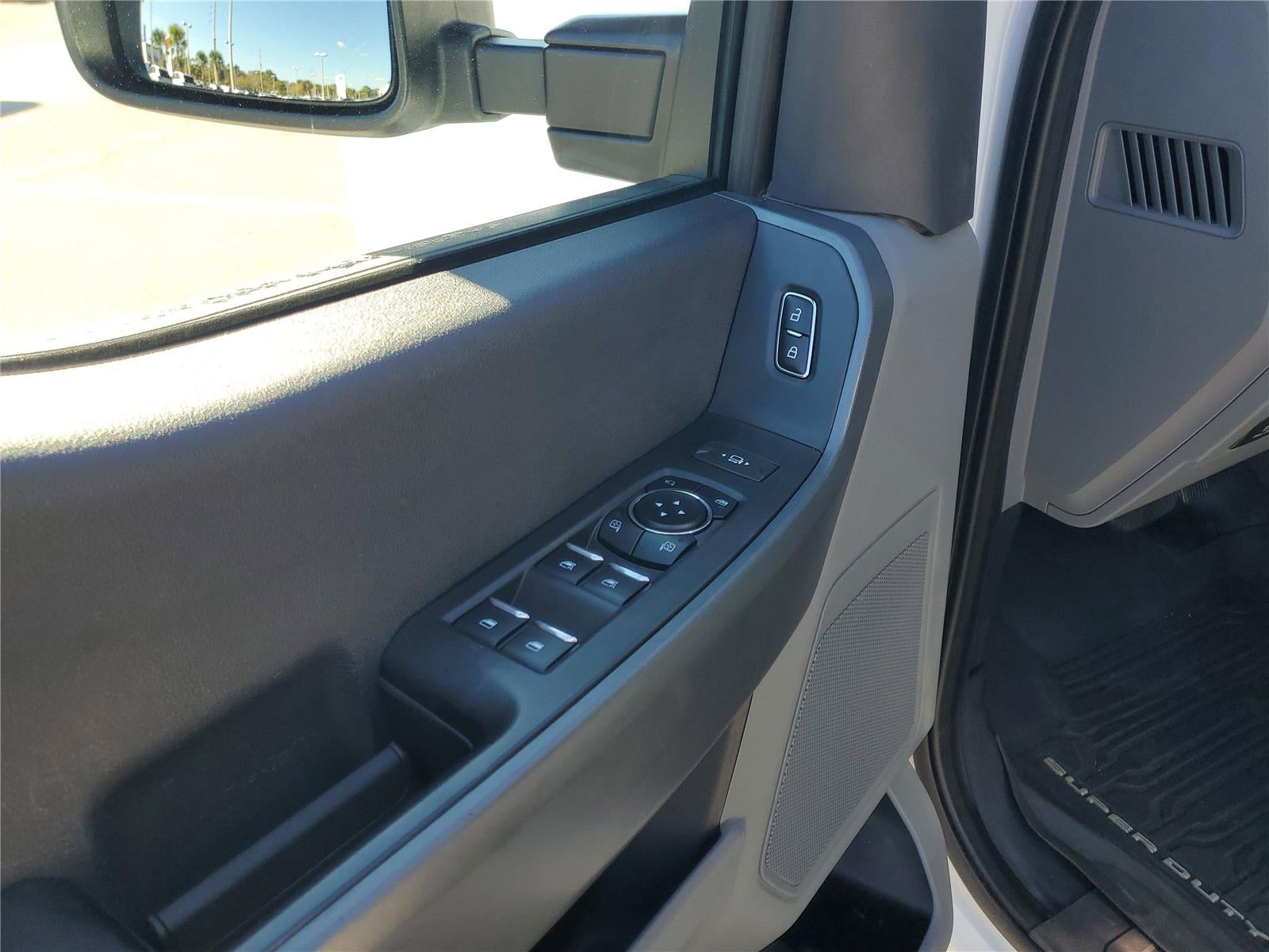 2023 Ford Super Duty F-350 SRW XLT