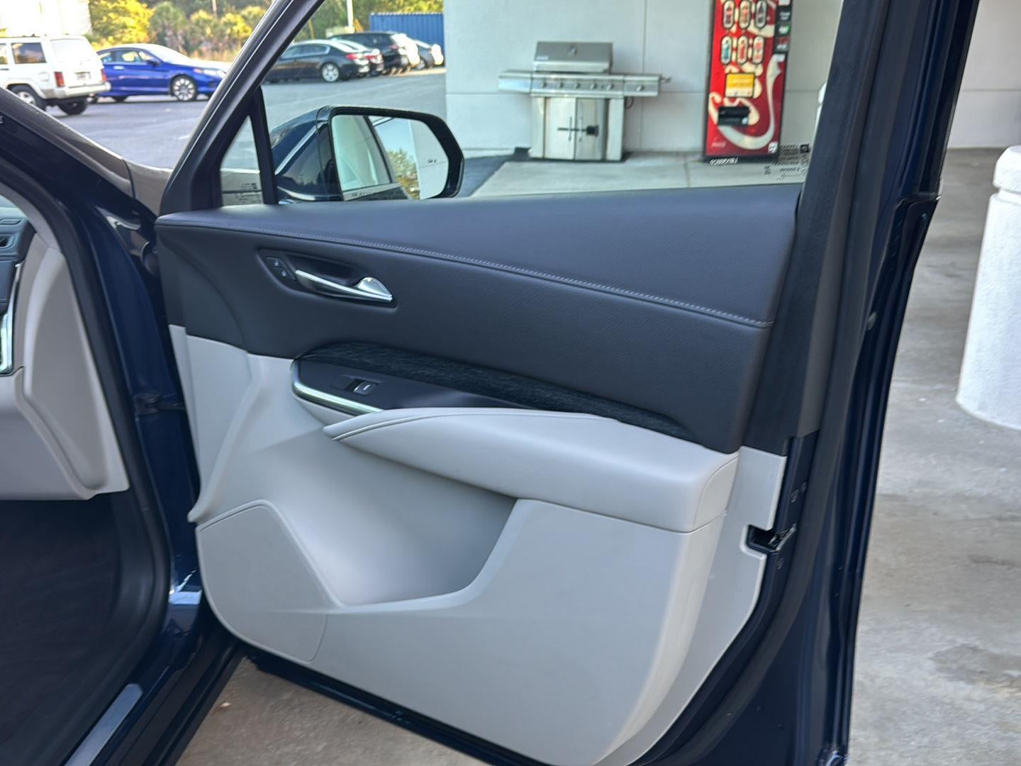 2021 Cadillac XT4 FWD Premium Luxury