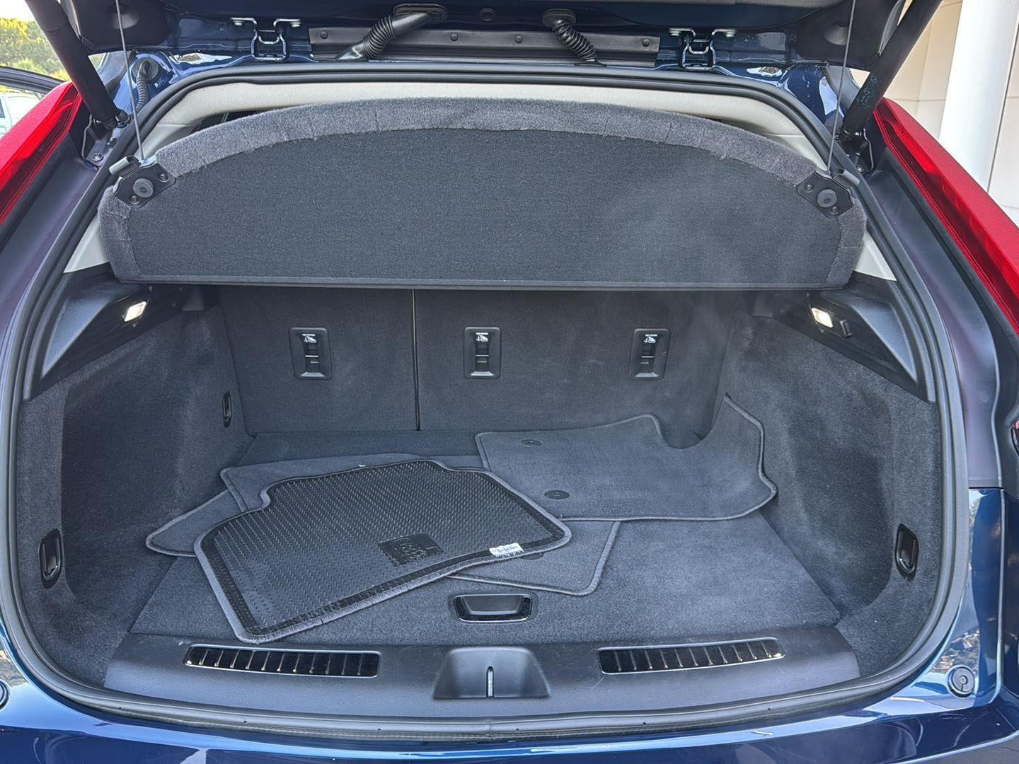 2021 Cadillac XT4 FWD Premium Luxury