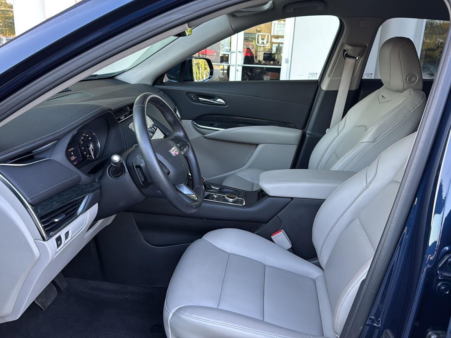 2021 Cadillac XT4 FWD Premium Luxury