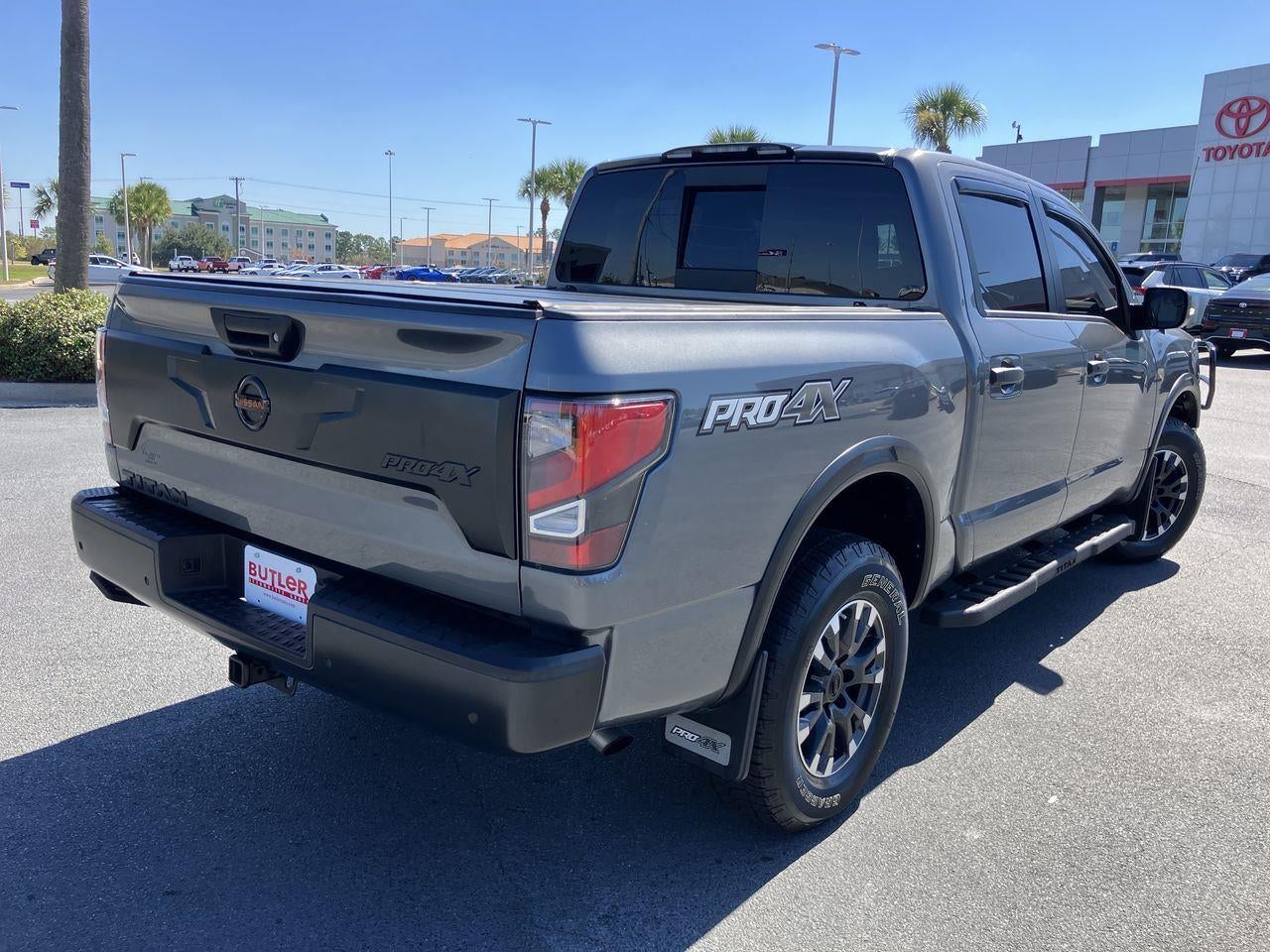 2021 Nissan Titan PRO-4X Crew Cab