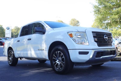 2023 Nissan Titan SV