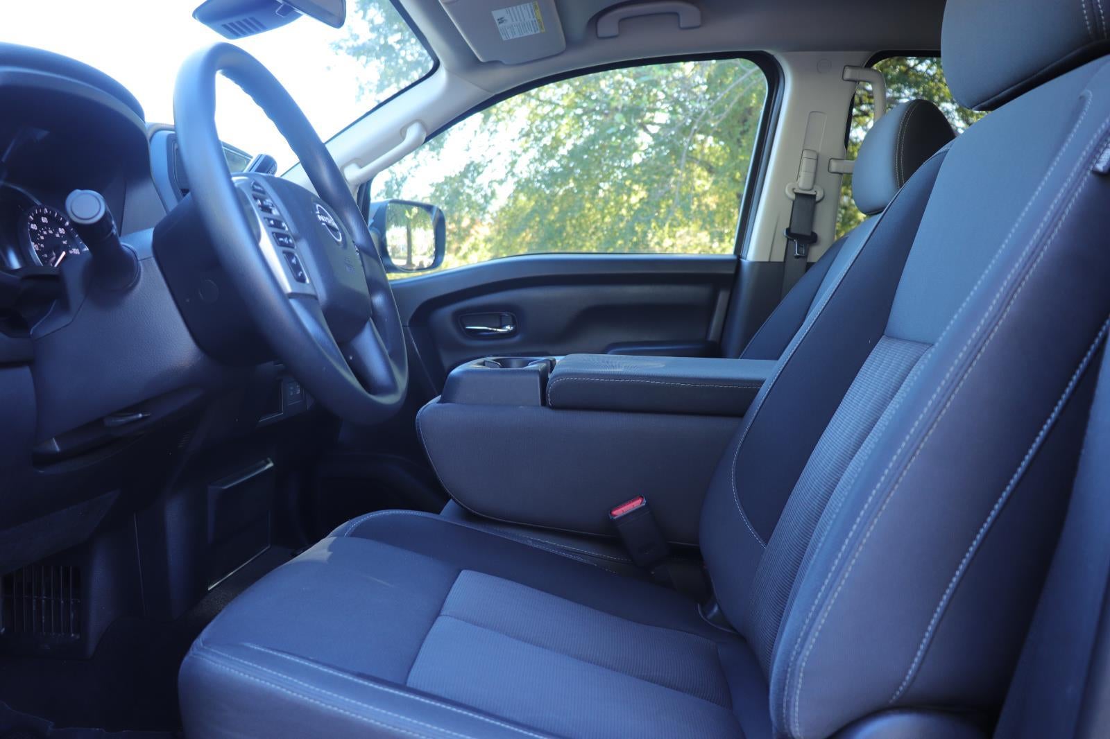 2023 Nissan Titan SV