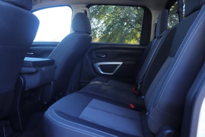 2023 Nissan Titan SV