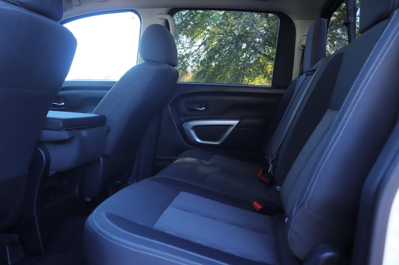 2023 Nissan Titan SV