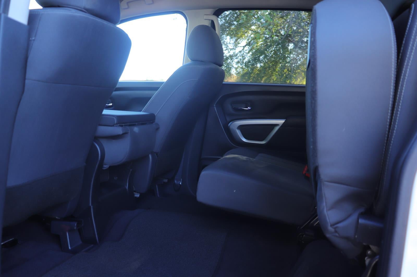 2023 Nissan Titan SV