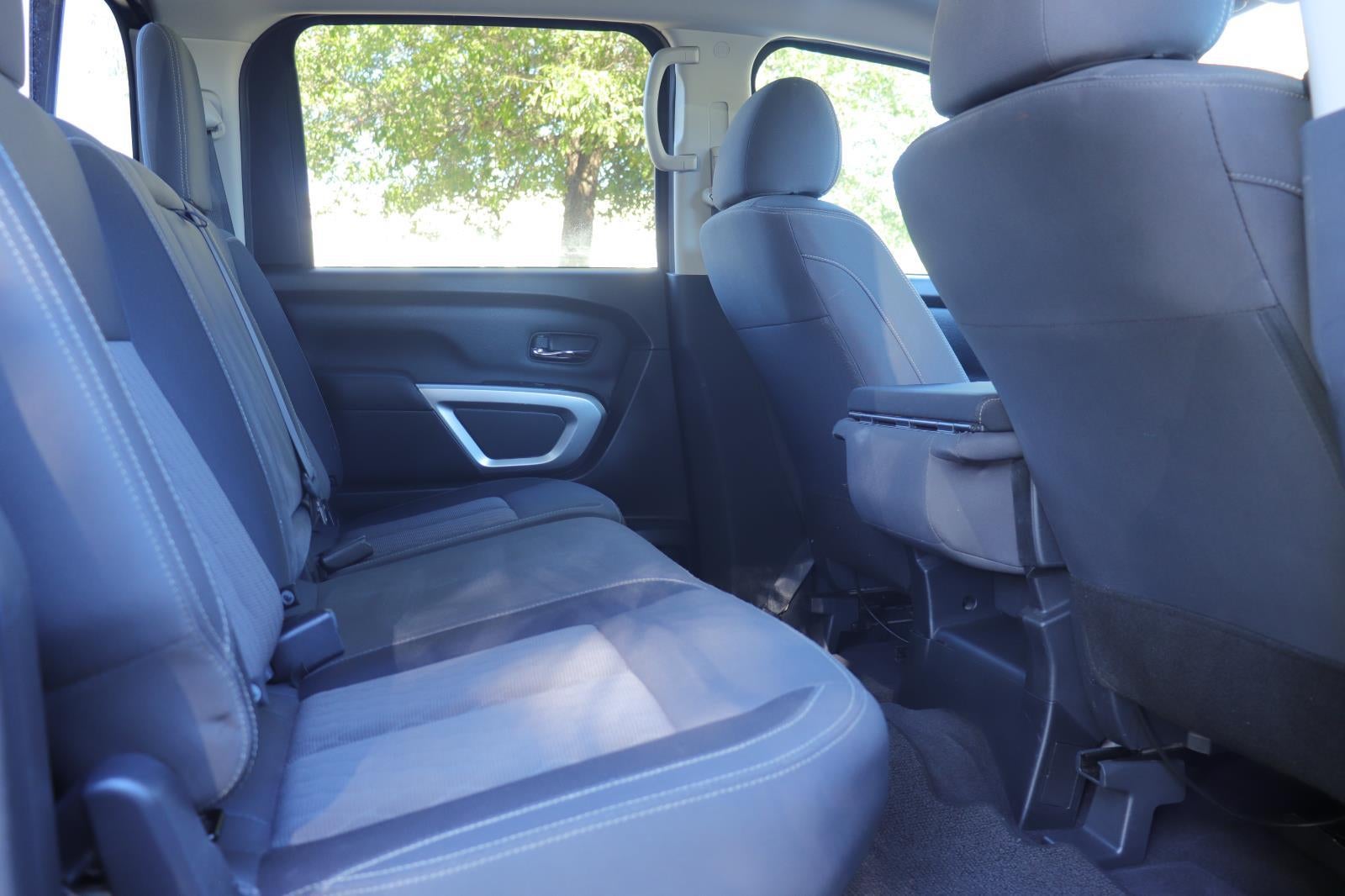 2023 Nissan Titan SV