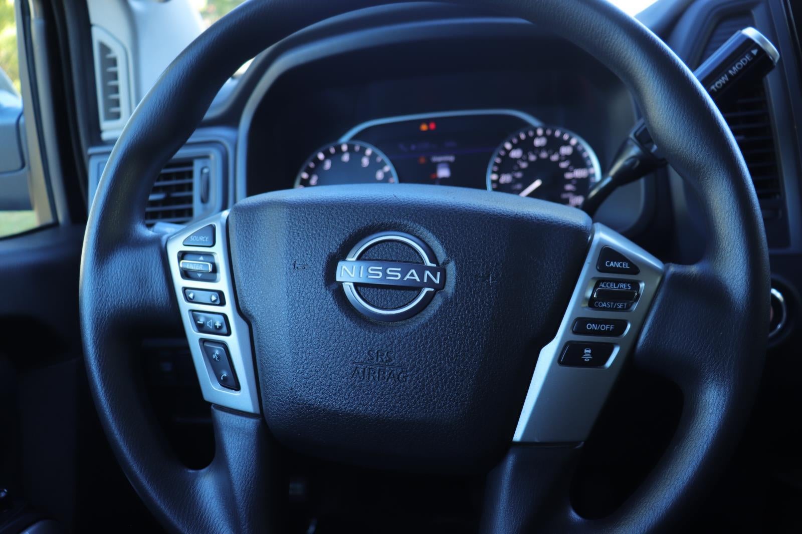 2023 Nissan Titan SV