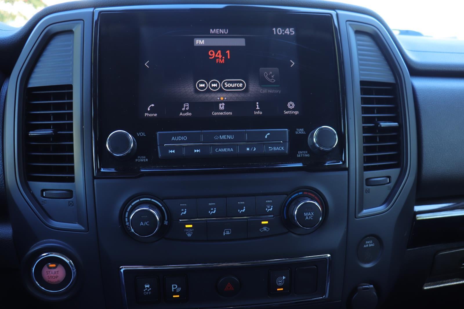 2023 Nissan Titan SV