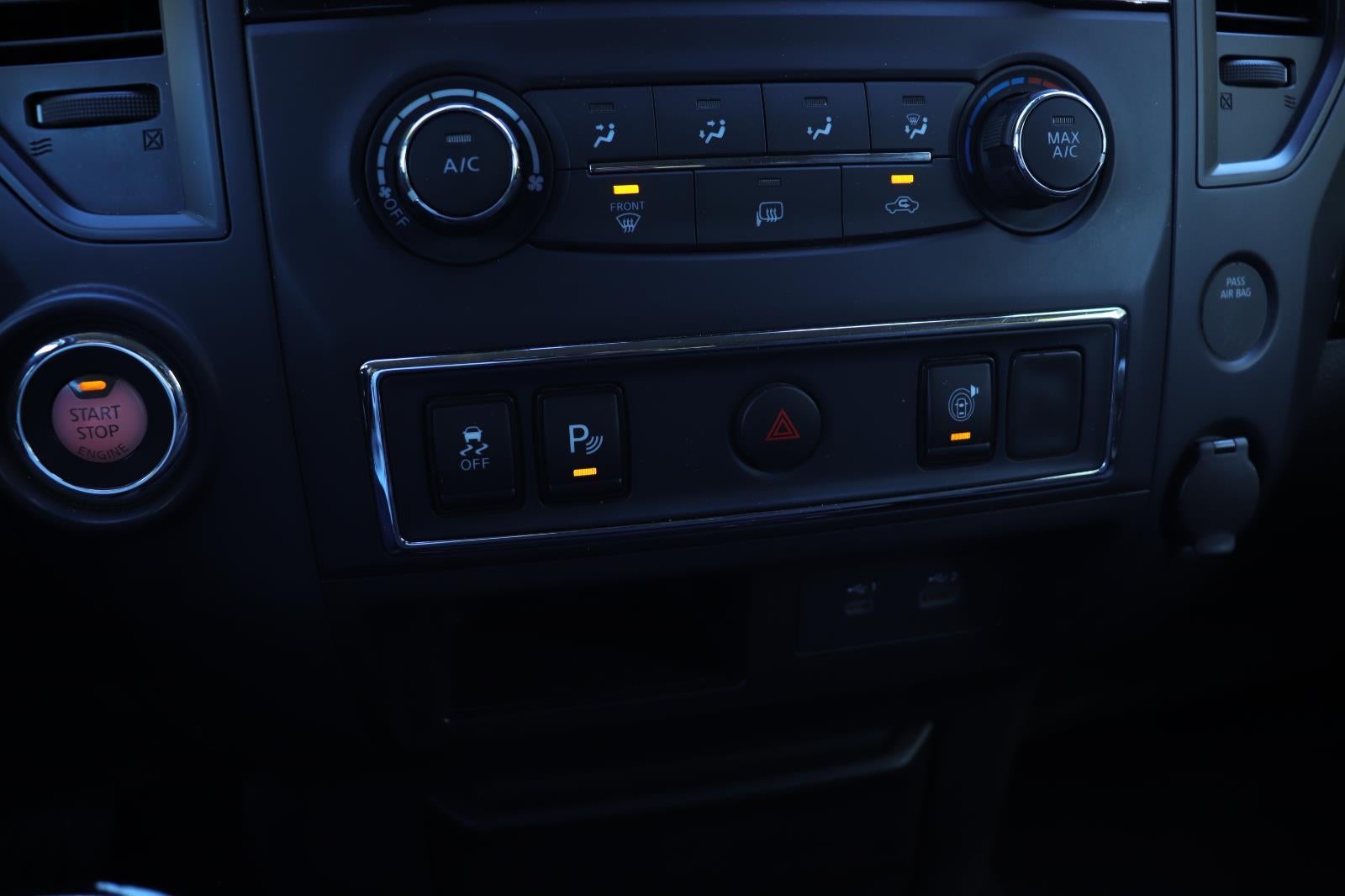 2023 Nissan Titan SV