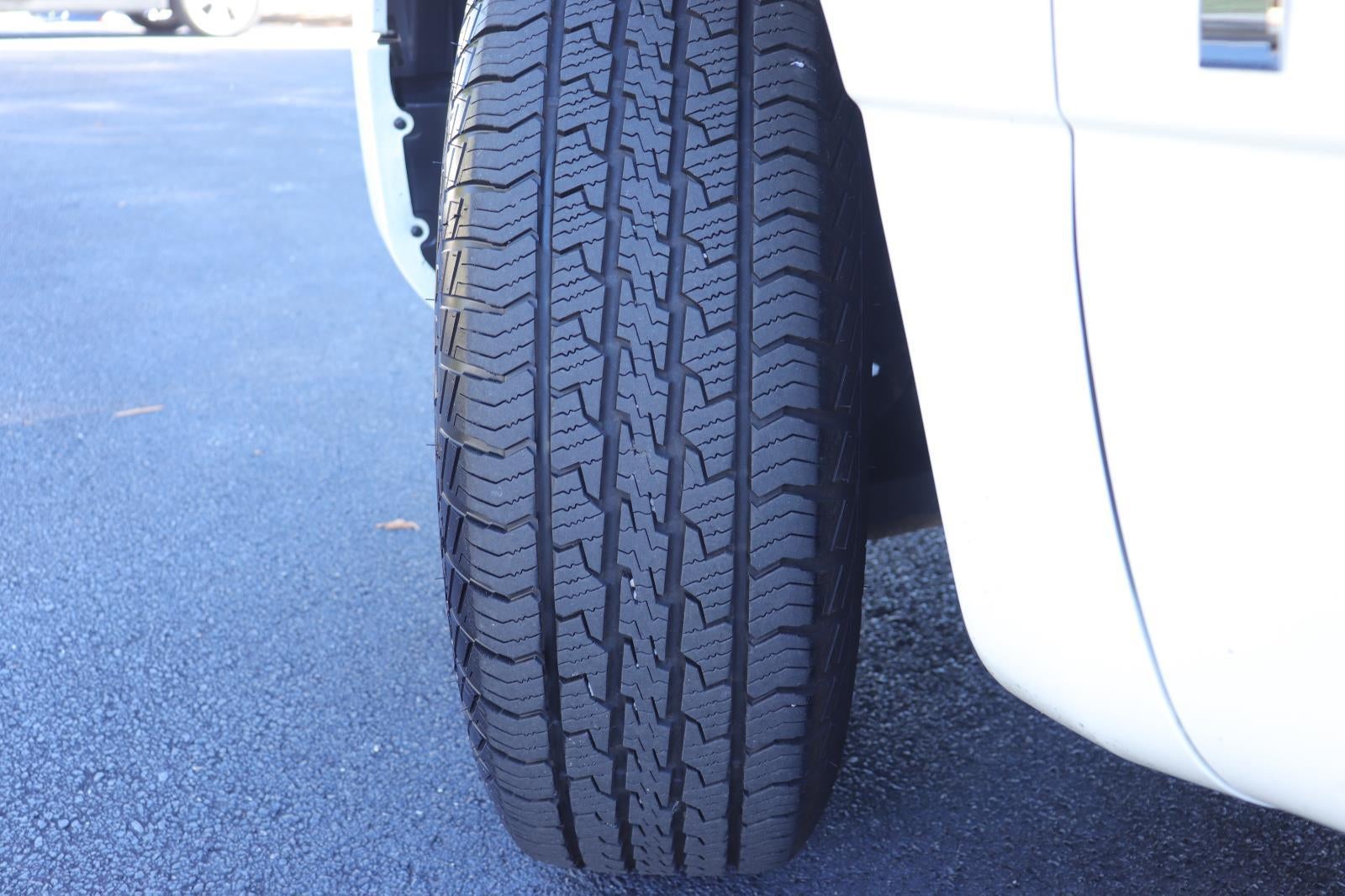 2023 Nissan Titan SV