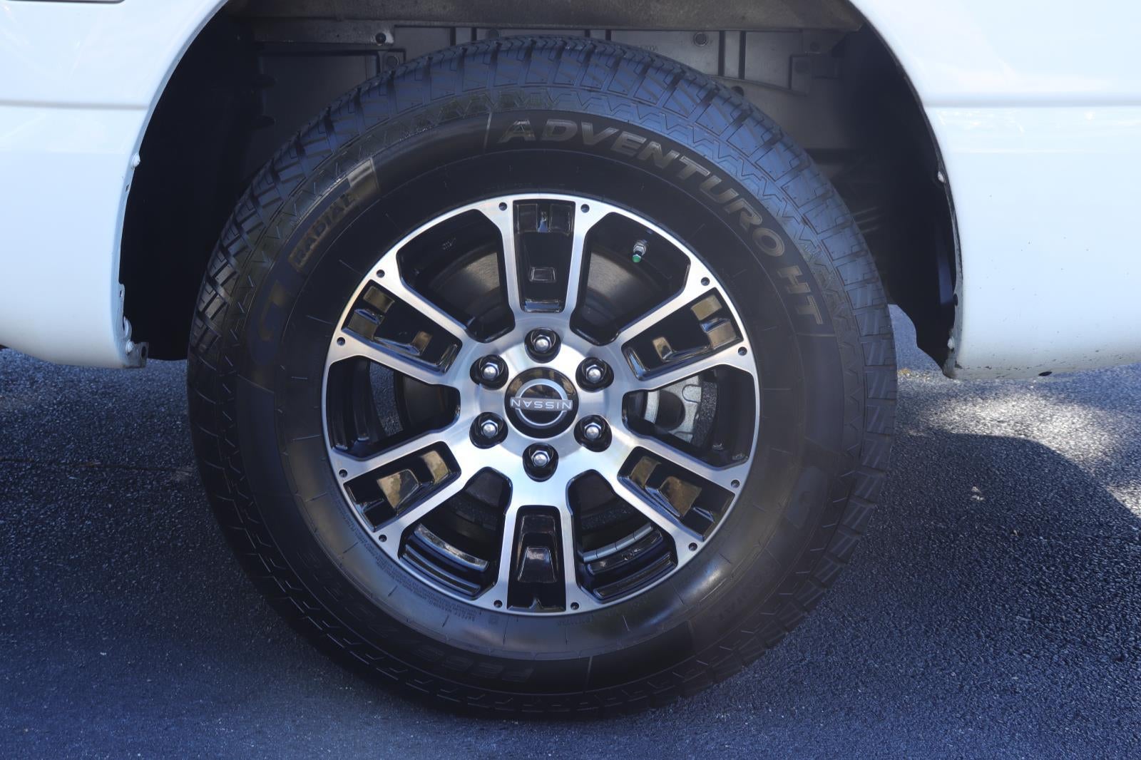 2023 Nissan Titan SV