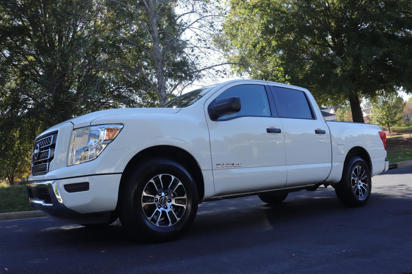 2023 Nissan Titan SV