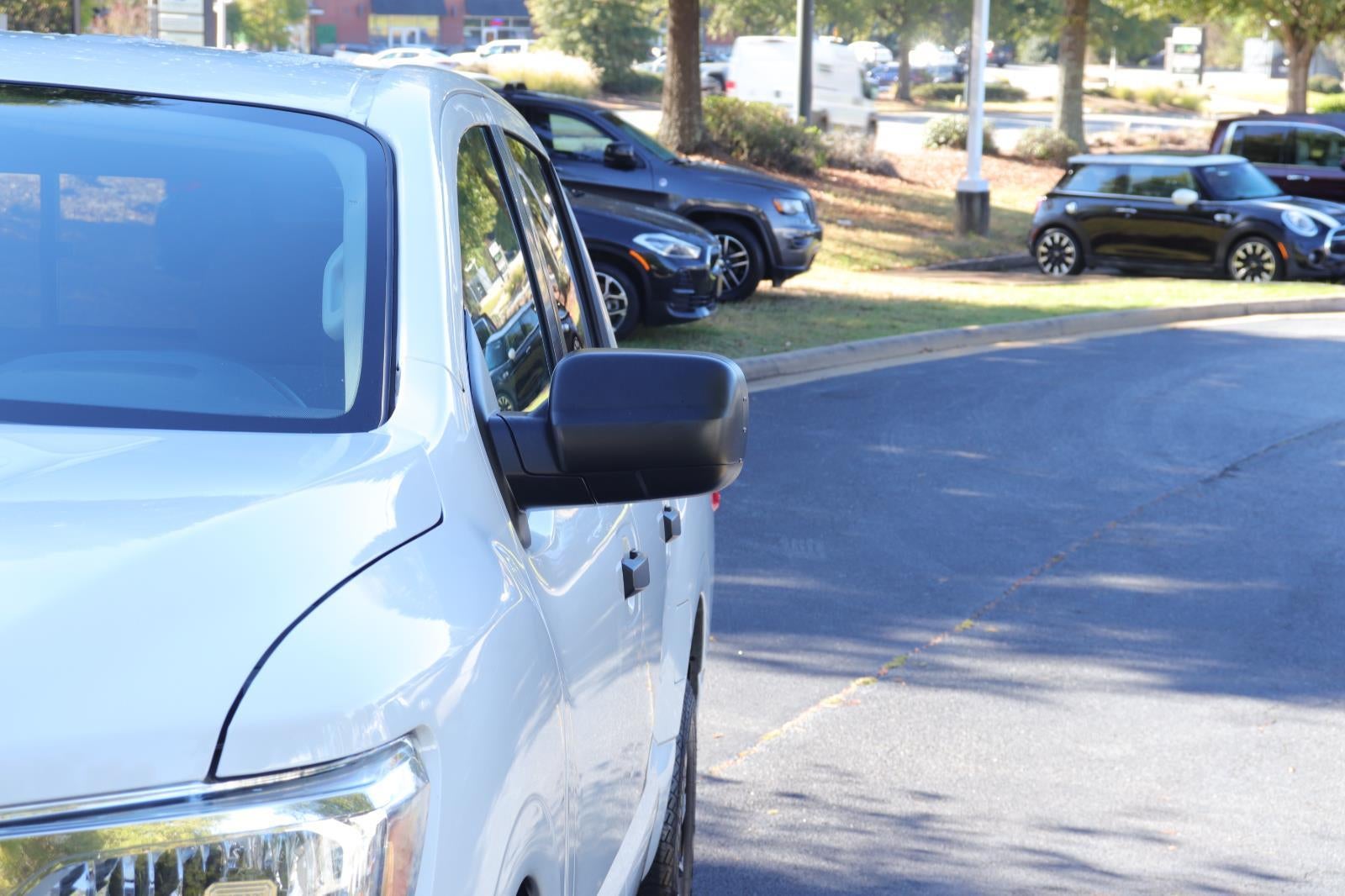 2023 Nissan Titan SV