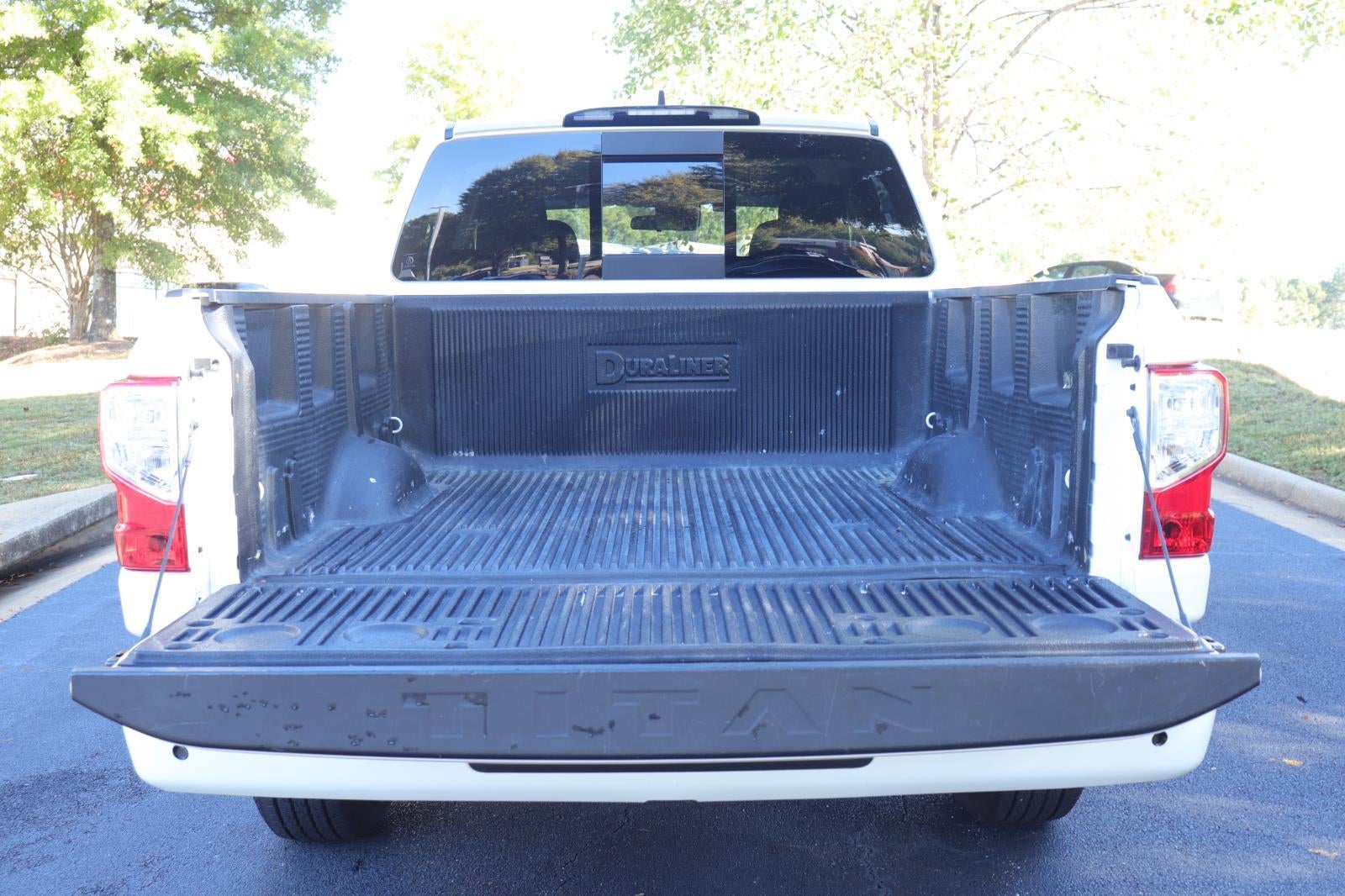 2023 Nissan Titan SV