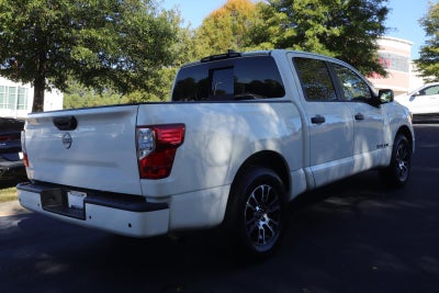 2023 Nissan Titan SV
