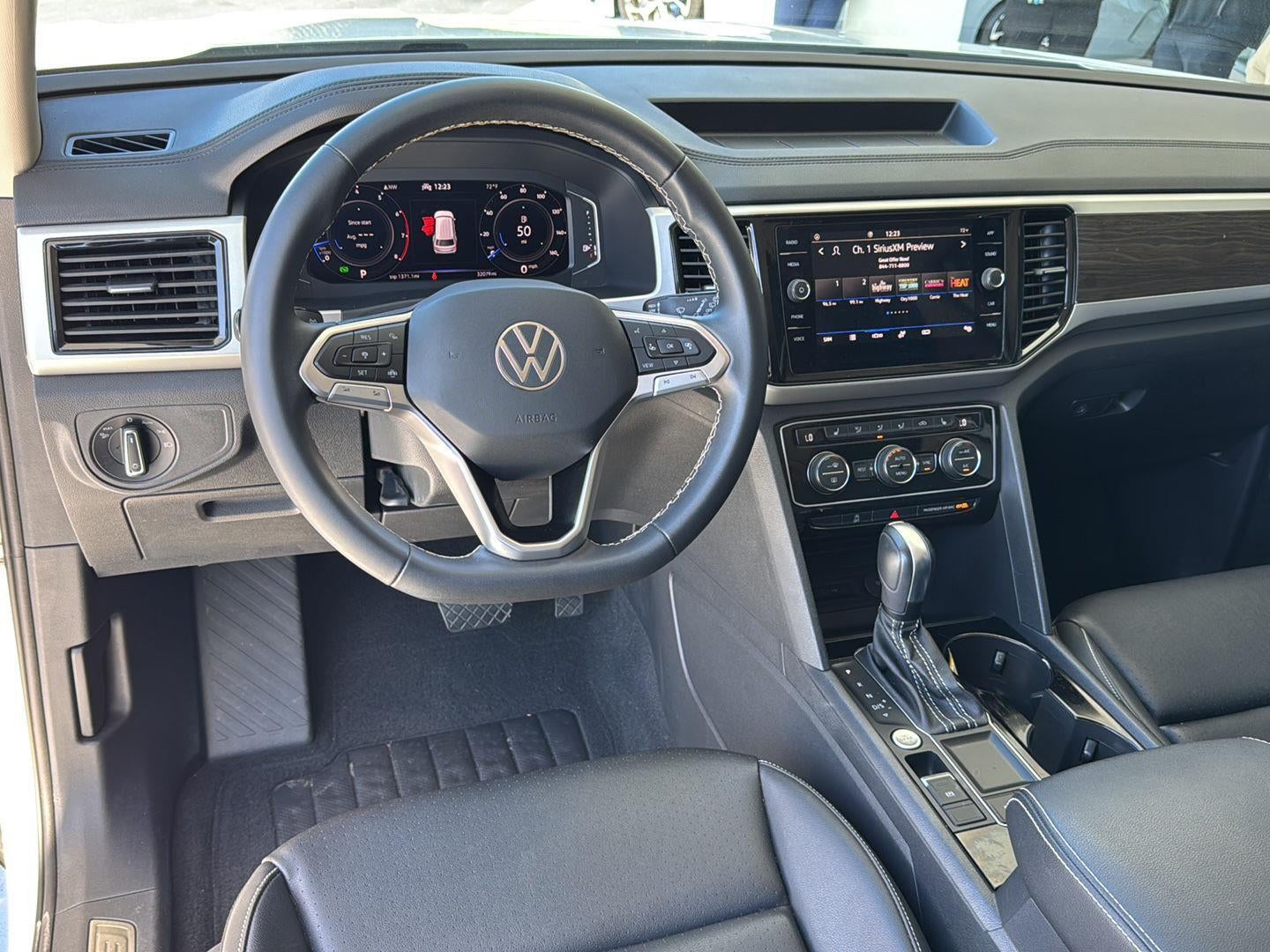 2023 Volkswagen Atlas 3.6L V6 SE w/Technology