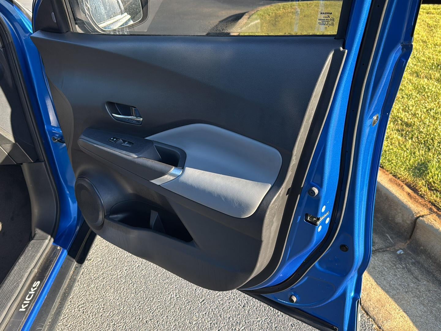 2021 Nissan Kicks SR