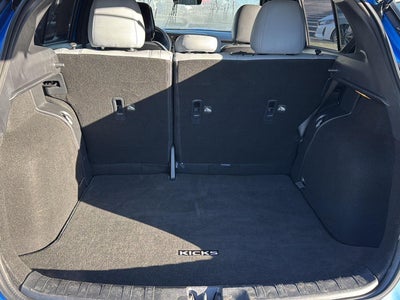 2021 Nissan Kicks SR