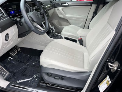 2023 Volkswagen Tiguan SE R-Line Black