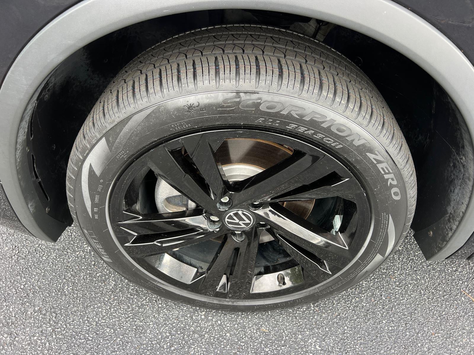 2023 Volkswagen Tiguan SE R-Line Black