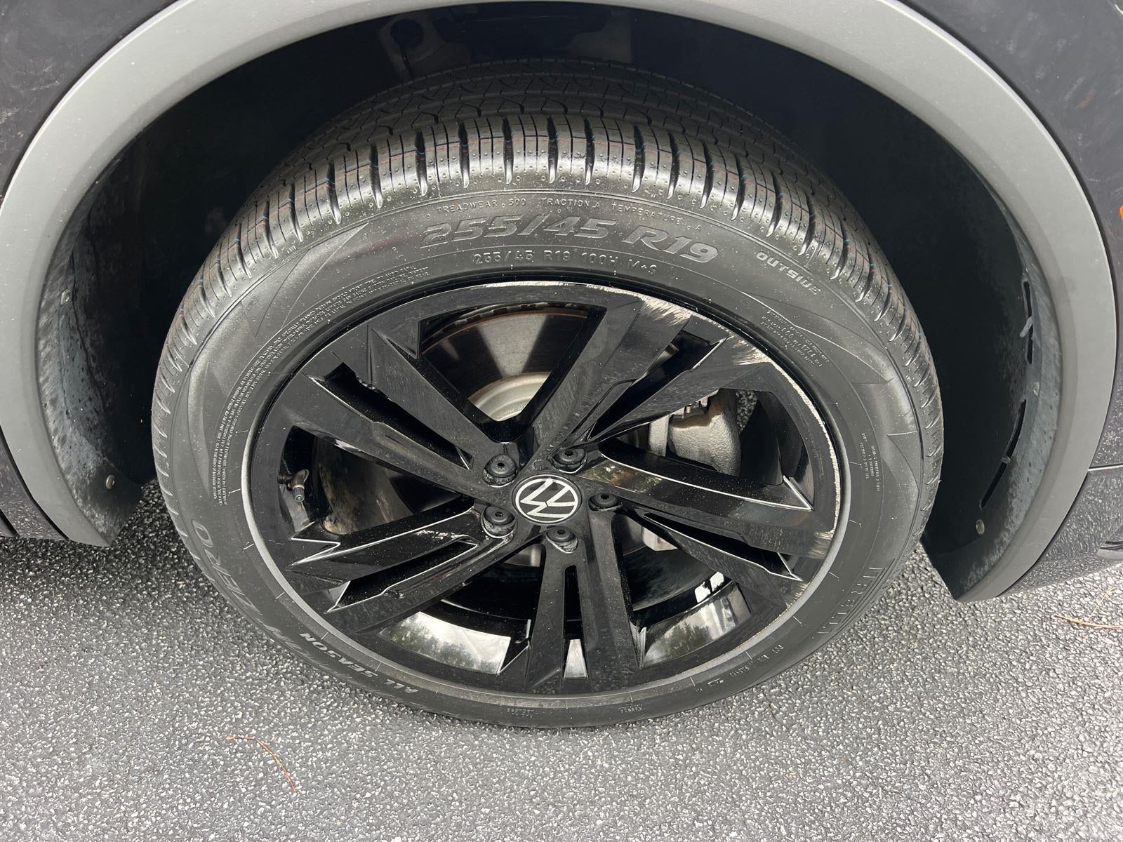 2023 Volkswagen Tiguan SE R-Line Black